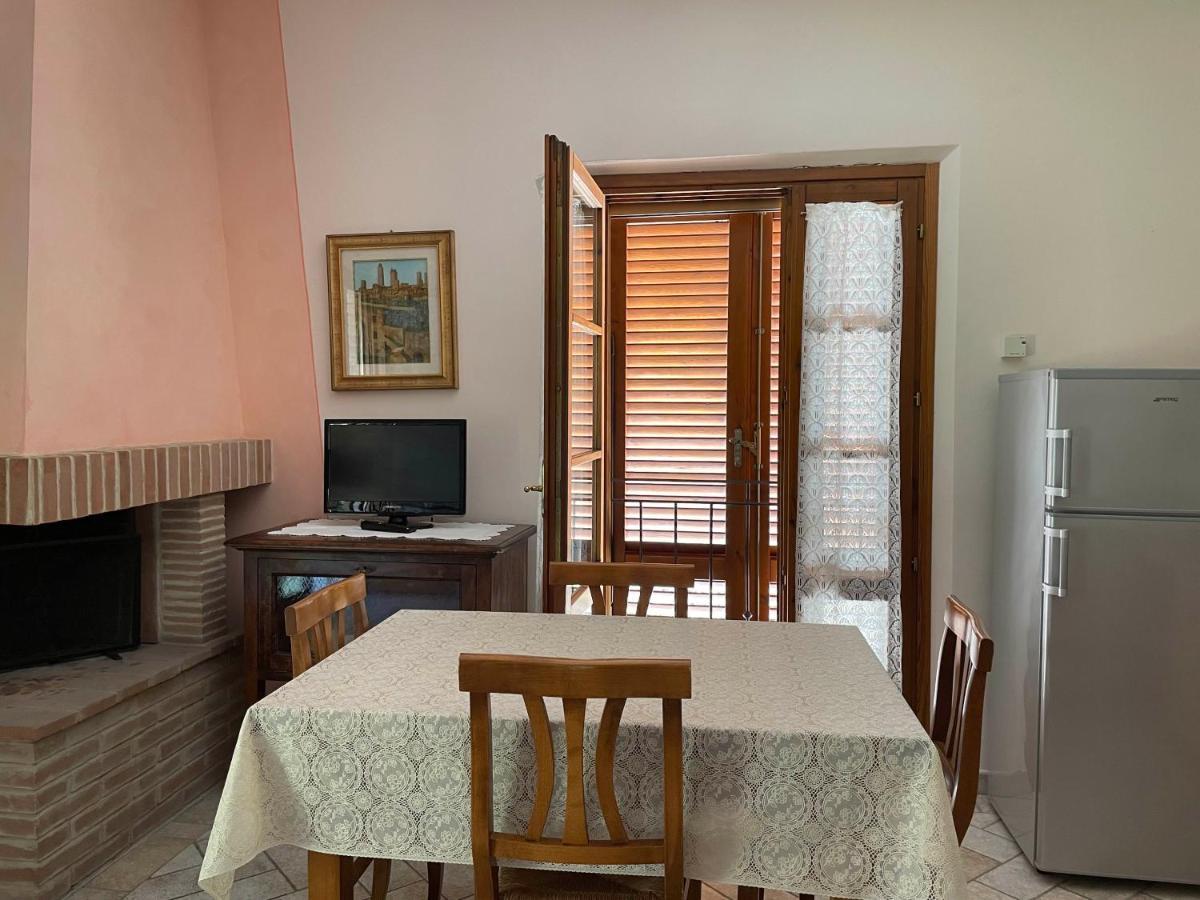 Casa Vacanza Le Case San Gimignano Extérieur photo